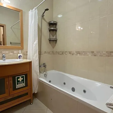 Costa * Αλμπουφέιρα